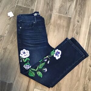 NWT! DG2 by Diane Gilman Dark Blue Skinny Jeans with Embroidered Floral Vine
